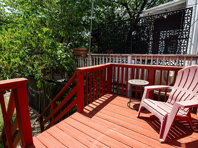 148 Adams St NW — Photo 43