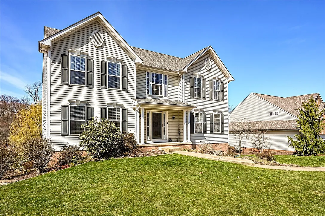 242 Sussex Way photo 1