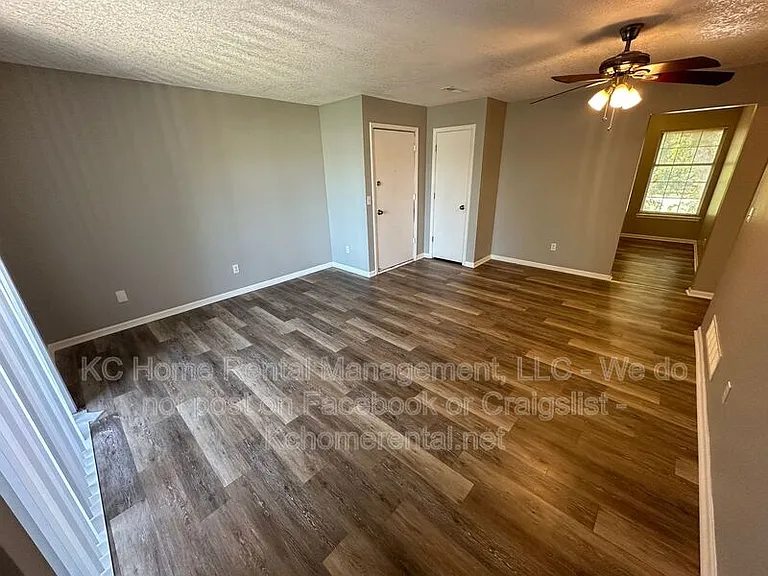 211 NW Barr Rd #C — Photo 10