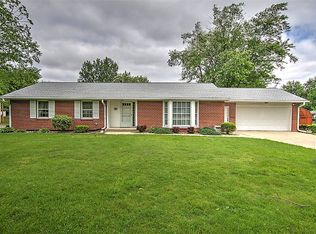 22 Berry Dr, Decatur, IL 62526