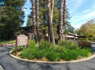 2742 Oak Rd APT 200, Walnut Creek, CA 94597
