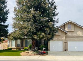563 W Omaha Ave, Clovis, CA