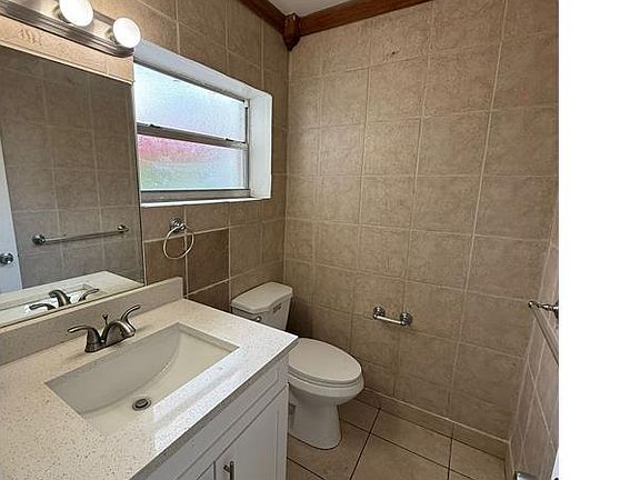 5th image of 7903 SW 9th St