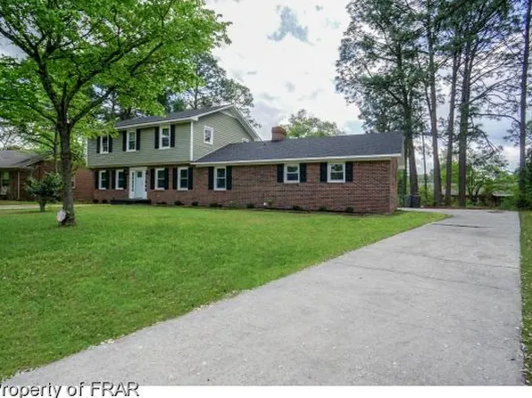 2411 Elmhurst Dr, Fayetteville, NC 28304