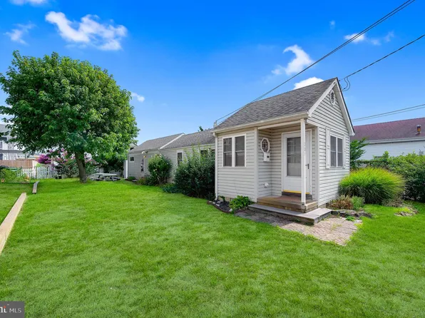 201 W 21st St, Ship Bottom, NJ 08008