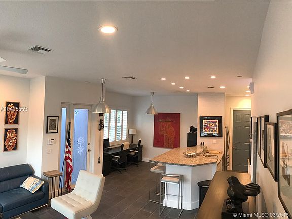 4th image of 17 NE 20th Ave
