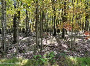 22 Brier Crest Rd, Blakeslee, PA 18610