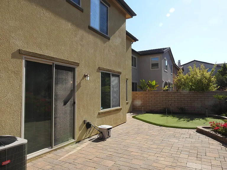 4897 Carriage Run Dr — Photo 3