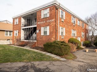 24 Home Ct UNIT 4, Stamford, CT 06902