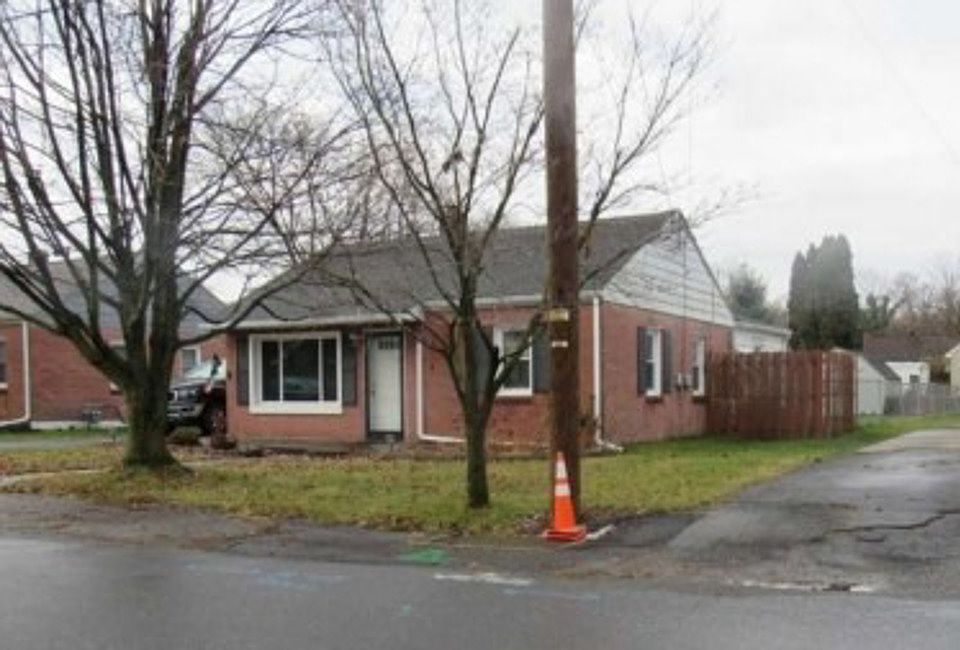 2nd image of 16 Maple Dr