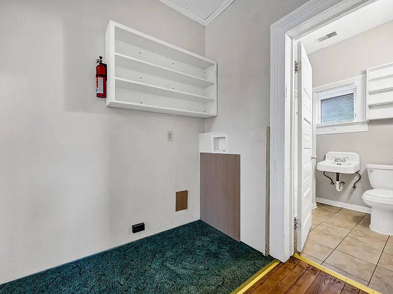 614 Heidt St — Photo 17