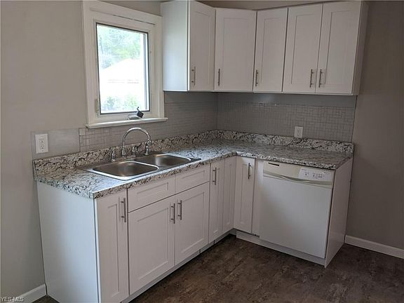 4th image of 13701 York Blvd