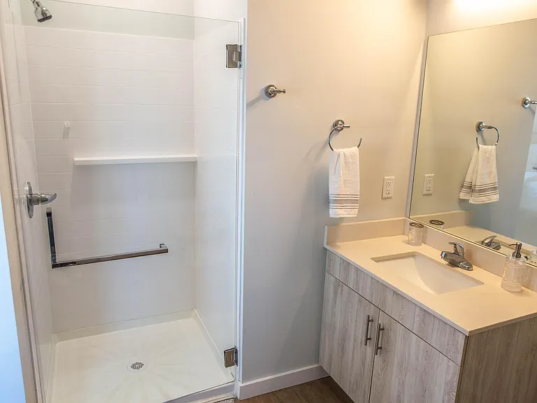 504 E Stoughton St — Photo 8