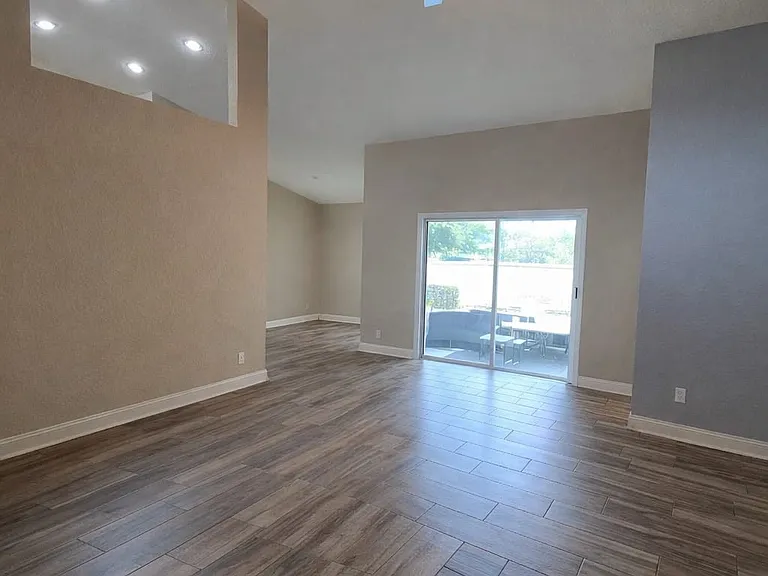 4937 SW 98th Pl — Photo 6