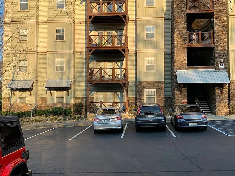 203-312 Kelly Rd — Photo 2