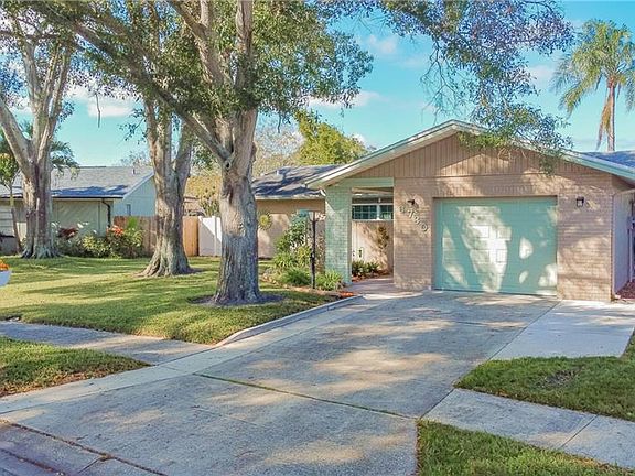 2nd image of 6730 Bonnie Bay Cir