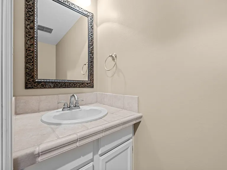 2700 Perry St — Photo 18