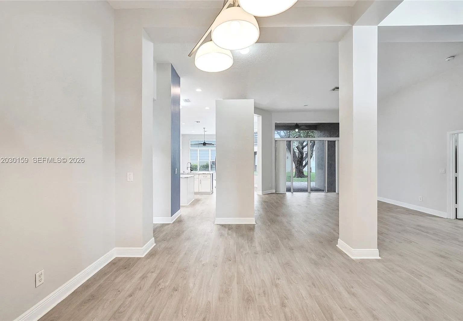 4 bed, 3.5 bath, 2834 sqft, $5,700 — Photo 4