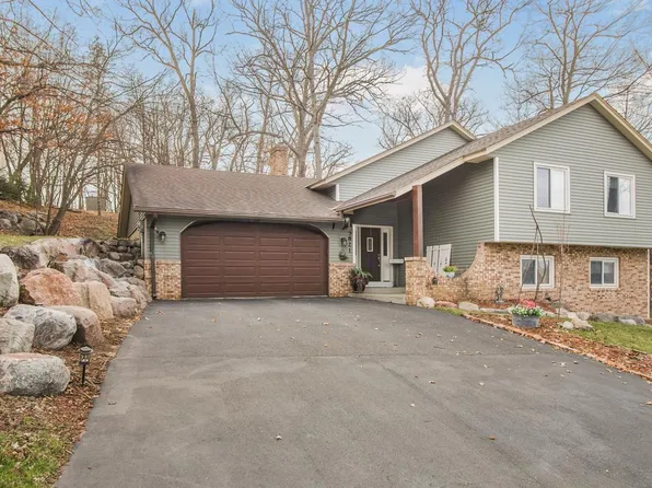 5821 Timber Trl SE, Prior Lake, MN 55372