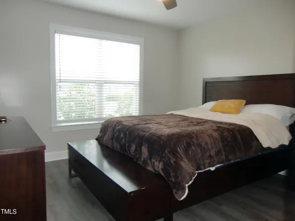 205 Bishop Ln, Dunn, NC 28334