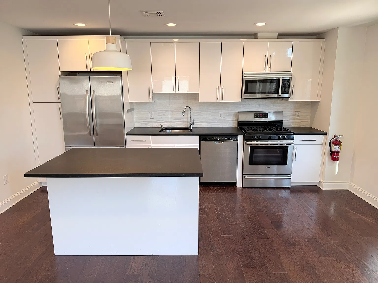 2 bed, $3,395 — Photo 2