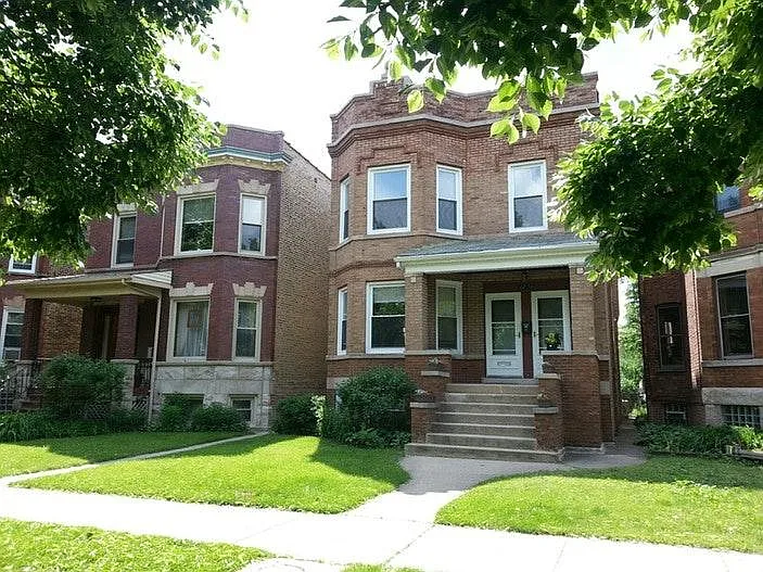 Gorgeous Walkup! Raised 1st floor!