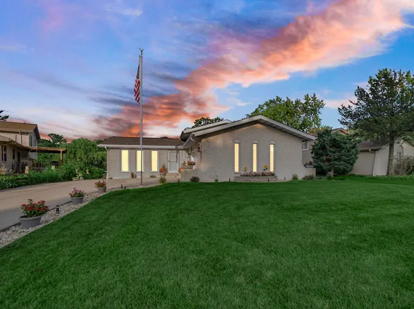 8569 Mathews St, Crown Point, IN 46307