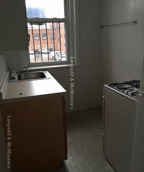 2nd image of 109 Brainerd Rd #20P