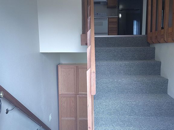 5th image of 701 Iroquois Ct