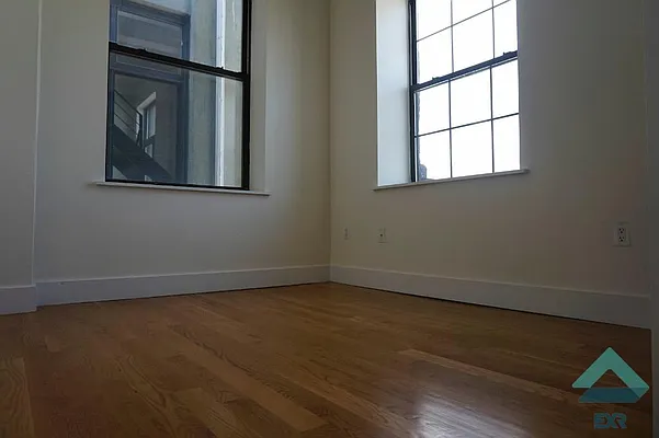 Rented by EXR | media 15