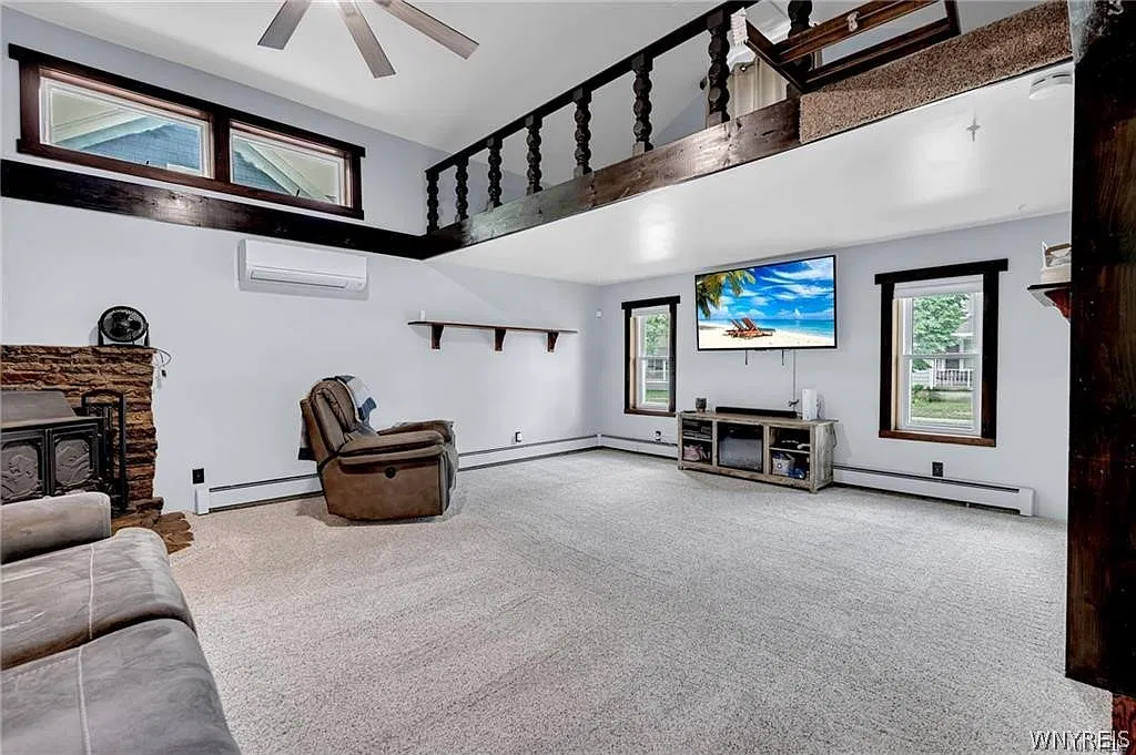2 bed, 1.0 bath, 1208 sqft, $2,000 — Photo 3