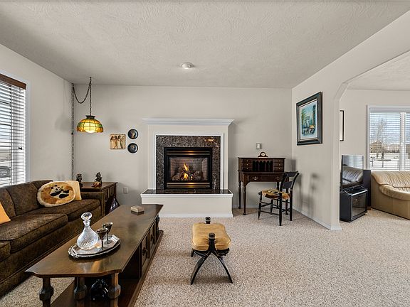 3rd image of 170 Aspen Loop