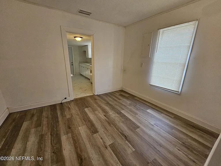 3920 N Davis St — Photo 11