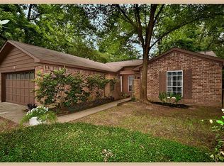 80 S Woodstock Circle Dr, Spring, TX 77381