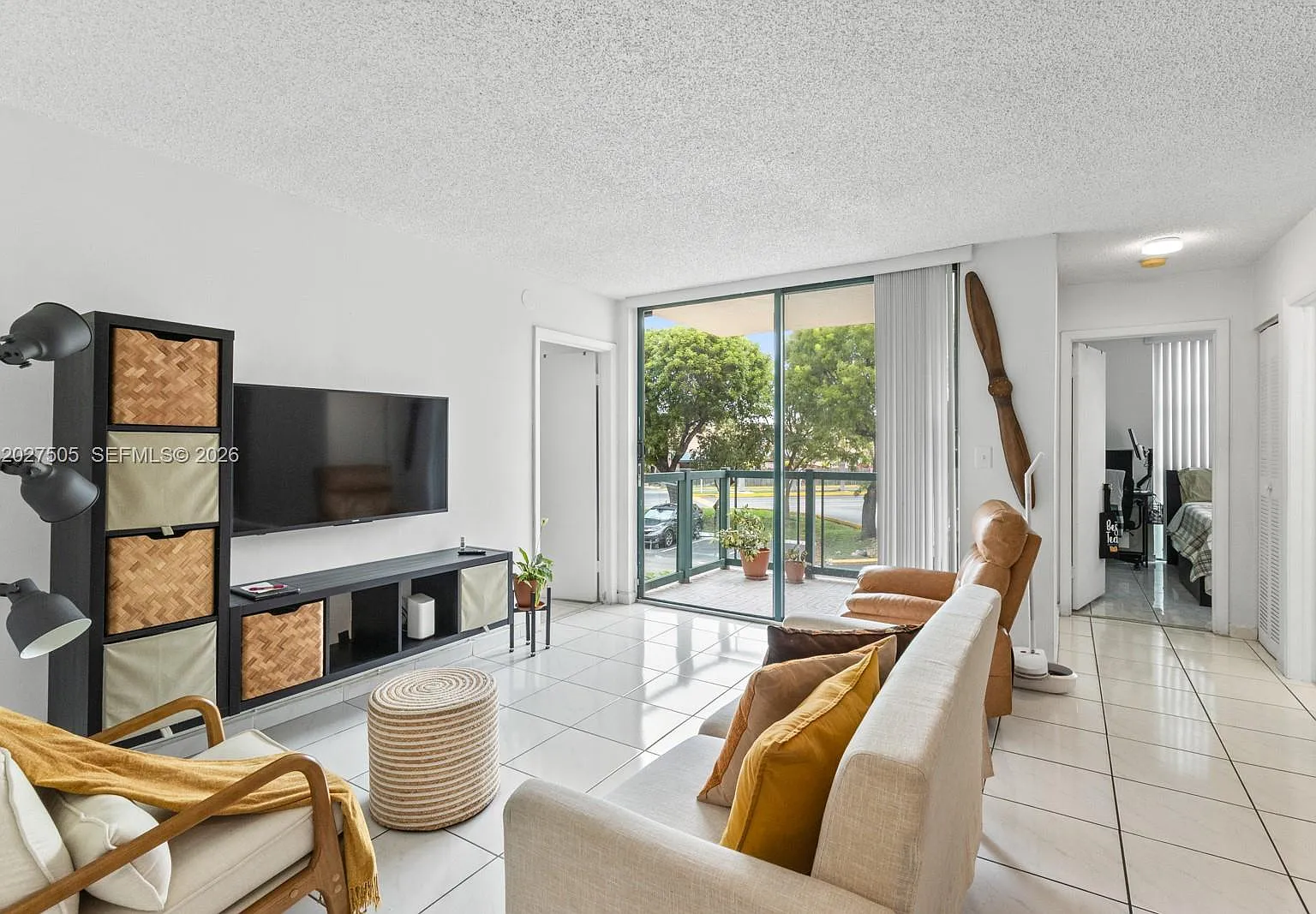 Coral Towers Condo — Photo 1