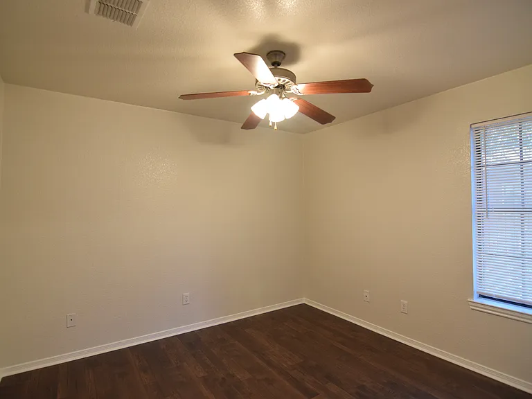 5805 Tropicana Ct — Photo 11