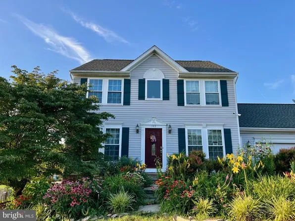 145 Maplewood Ct, Harpers Ferry, WV 25425