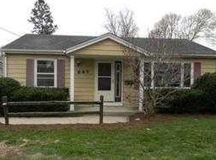 685 Ludlow Ave, Elgin, IL 60120