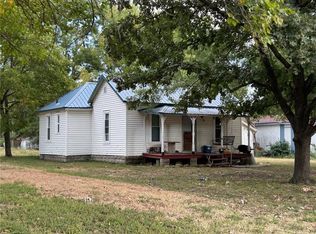 826 N 7th St, Fredonia, KS 66736