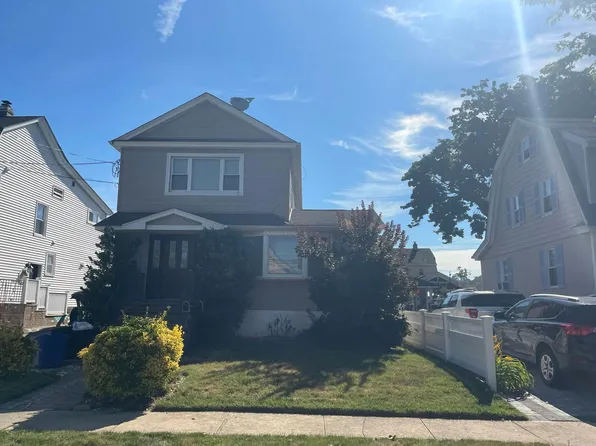 63 Garden St, Valley Stream, NY 11581