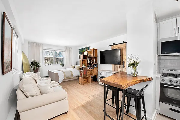 Sold by Compass | media 4