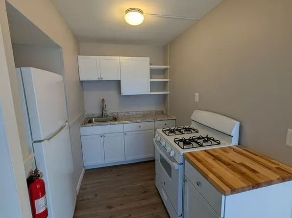 227 Amory St #1L, Manchester, NH 03102