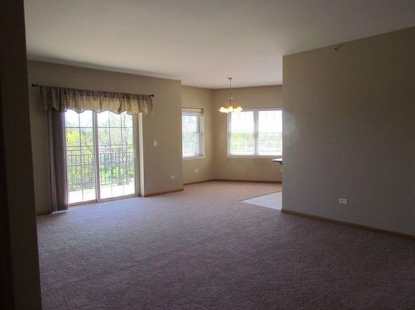 19806 Wolf Rd, Mokena, IL 60448