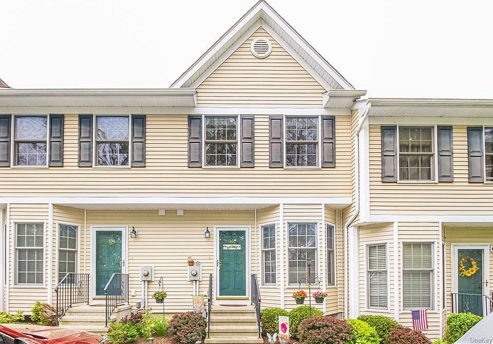 1st image of 105 Alexandra Ct