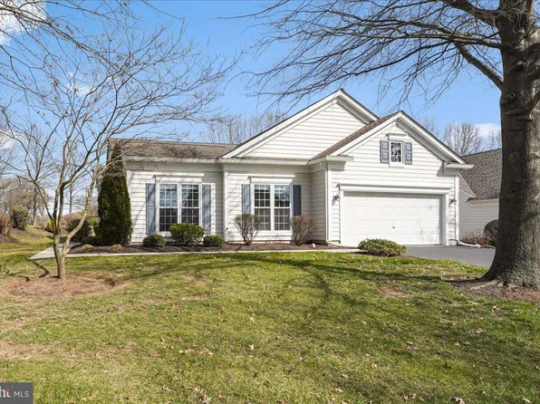 601 Martin Dr, Avondale, PA 19311