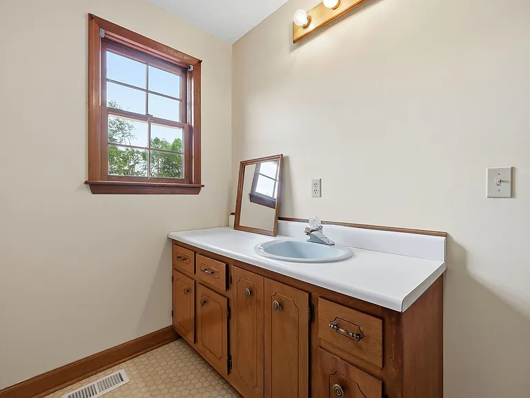 763 Tingen Rd — Photo 12