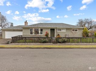 2706 Cypress St, Longview, WA 98632