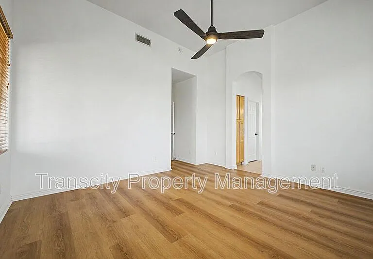 1369 W Enfield Way — Photo 11