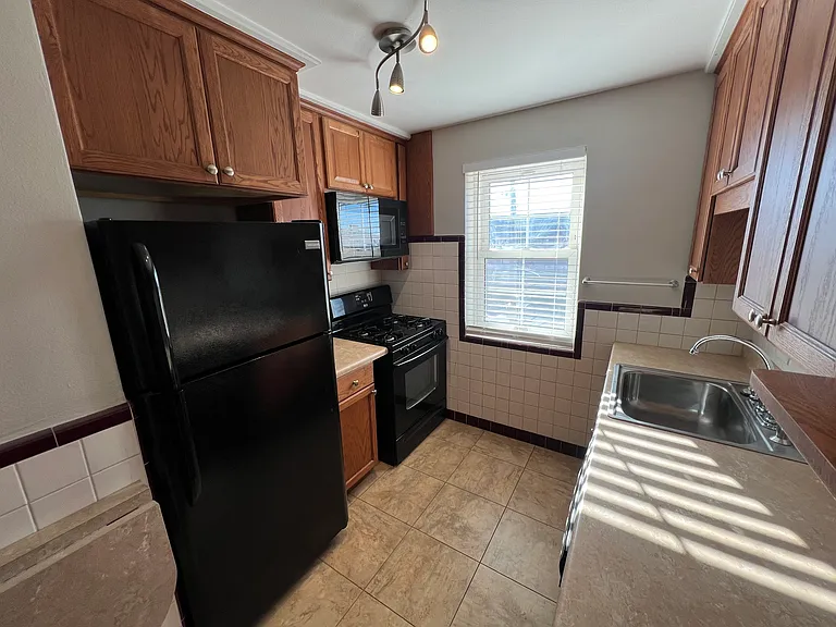 7201 Hampton Ave #2S — Photo 12