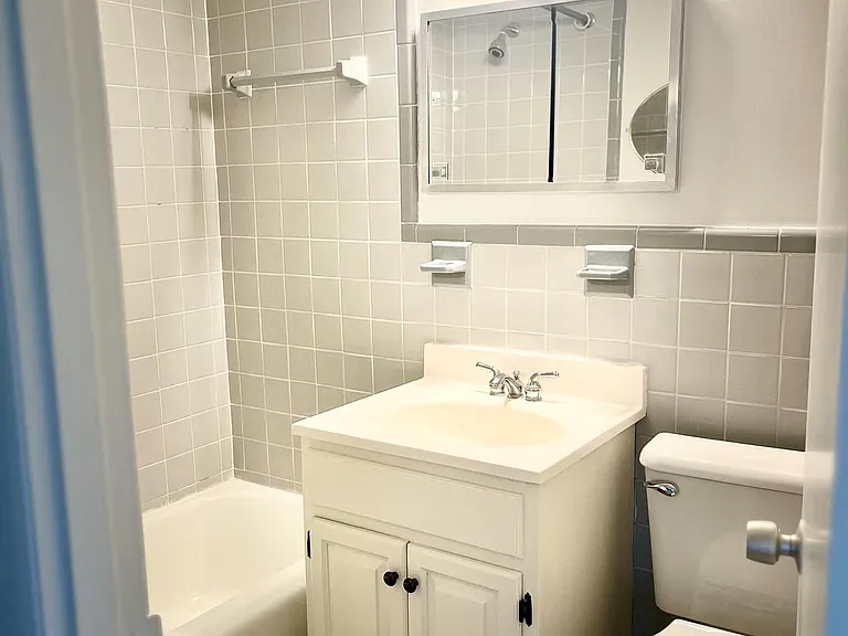 4800 Chevy Chase Dr #404 — Photo 12